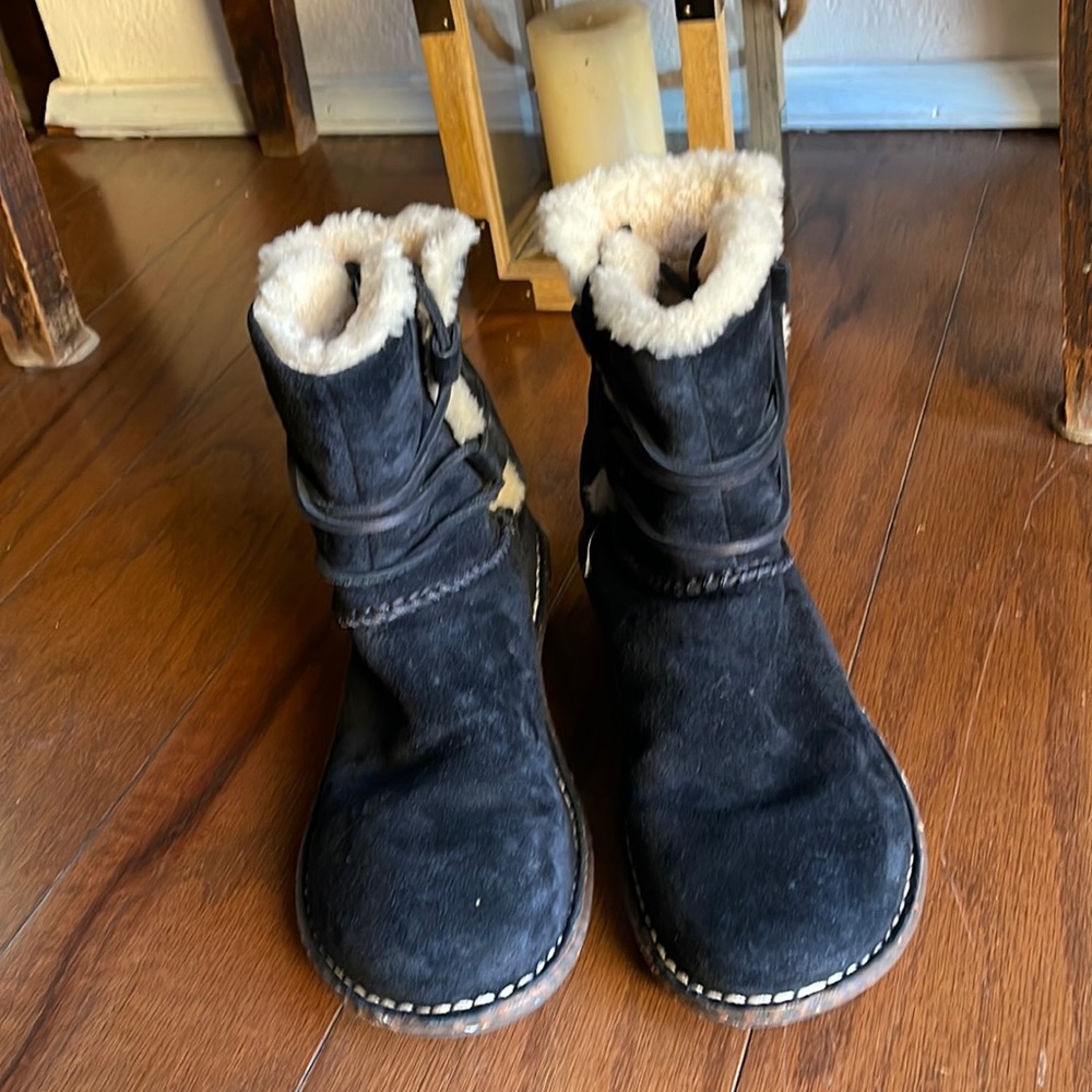 Ugg Luisa Boots